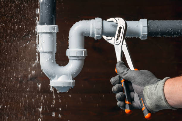 Professional Leak Detection technician working in Brookport, IL